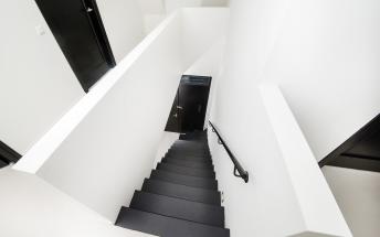 Zwart en industriële Z-trap